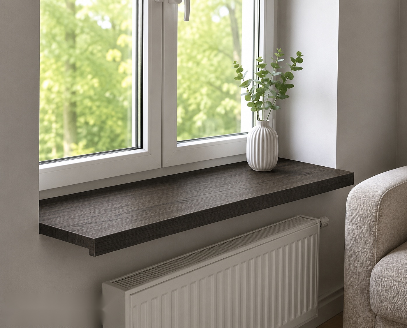 Oak window sill in an interior, SCHWARZ finish